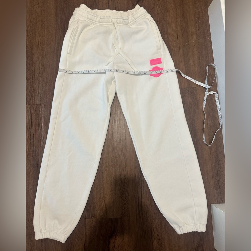 Lorna Jane Trackside Thick White Sweatpants with Pink Detail size sm
